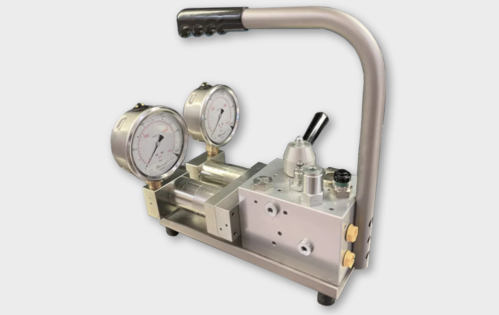 Sistema M-HC7-DA miniBOOSTER, unità portatile per pressioni fino a 2.000 bar